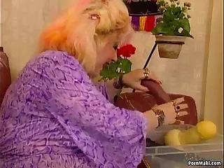 986 older woman porn videos